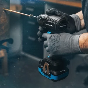 Mașină de înșurubat cu percuție pe acumulator 200Nm 18V Li-Ion+acumulator 4Ah+incărcător 4Ah HT2E255-B14ID HOEGERT