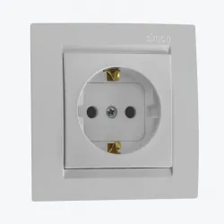 Розетка с заземлением с защитными шторками белая 1591443-030 SIMON 15