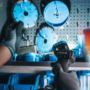 Фонарь строительный Hoegert 1000Lm 18V без аккумулятора и ЗУ HT2E238-0FLH