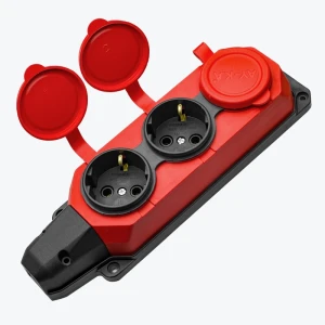Розетка трехместная с защитными крышками каучуковая IP44 красная 55 300 01 AY-KA